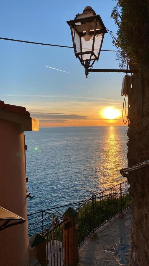 Ca Dei Poi - Loft Il Timone Apartment Riomaggiore Luaran gambar