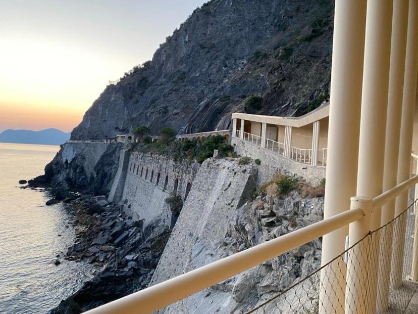 Ca Dei Poi - Loft Il Timone Apartment Riomaggiore Luaran gambar