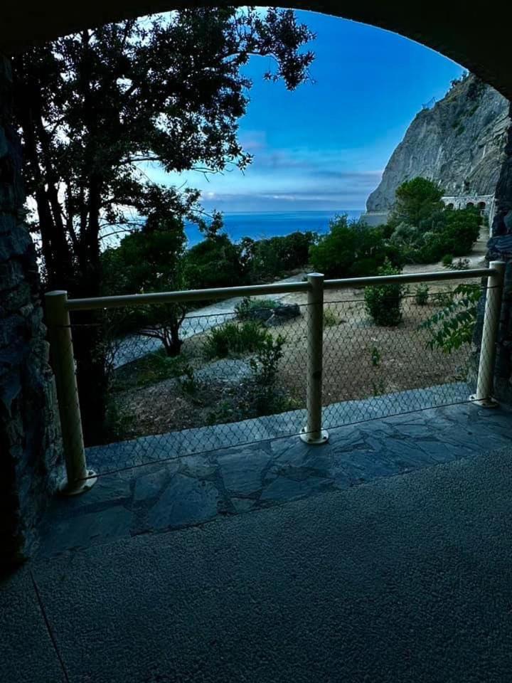 Ca Dei Poi - Loft Il Timone Apartment Riomaggiore Luaran gambar